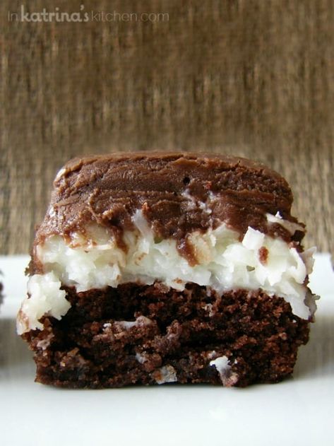 Mounds Brownies, Almond Joy Brownies, Mounds Cake, Brownie Mix Recipes, 2023 Recipes, Brownies Recipe Homemade, Duncan Hines, Brownie Ingredients, Pumpkin Recipes Dessert