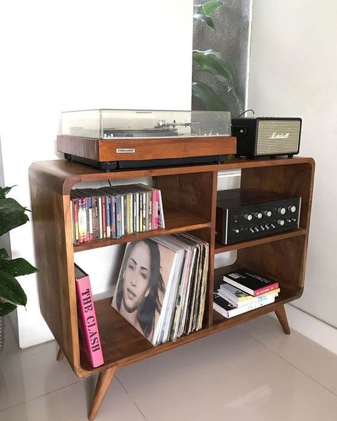 Urban Outfitters X Pinterest Contest, Italian Apartment, Record Room, Pinterest Contest, Record Storage, Apartment Decor Inspiration, Apartment Inspiration, Room Inspiration Bedroom, Record Player