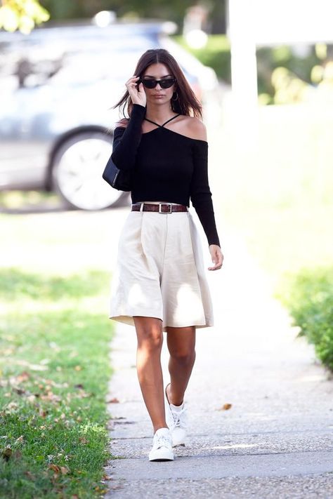 15 Bermuda Shorts Outfits To Look Trendy In Summer 2021 - Styleoholic White Bermuda Shorts Outfit, How To Style Bermuda Shorts, Bermuda Shorts Outfits, Bermuda Shorts Outfit, 90s Inspired Fashion, White Bermuda Shorts, Bodycon Shirt, Grandpa Style, Bermuda Short