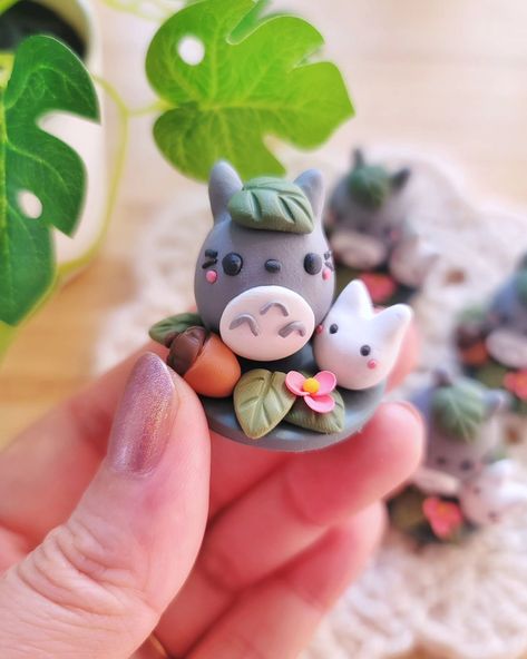 Really in love with the clay desk buddies I made (thank u for giving them all homes!!) 🥹 would you be interested in limited amounts of desk buddy commissions? 👀 🏷 #polymerclaycreations #polymerclayartist #animegirlskawaii #myneighbortotoro #totorolover #polymerclaycreation #polymerclaycharms #myneighbourtotoro #ghibliart #polymerclayart #ghiblifanart #figurines #kawaiiartwork #kawaiicute Clay Birthday Ideas, Cute Clay Figures Kawaii, Polymer Clay Desk Buddies, Birthday Clay Ideas, Clay Desk Buddies, Clay Showpiece, Polymer Clay Crafts Ideas, Cute Polymer Clay Ideas, Cute Clay Crafts