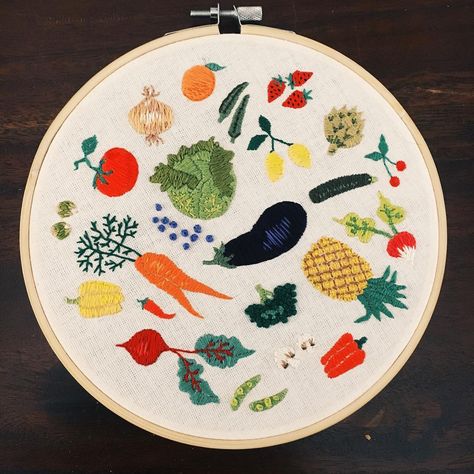 MEG on Instagram: “"Earths Bounty" is finished! So happy to do this for the my dearest @jesssmaxx Can't wait to send off to its new home #embroideryart…” Vegetable Embroidery, Food Embroidery, Embroidery Journal, Garden Embroidery, Miniature Embroidery, Knitting Patterns Free Sweater, Weaving Yarn, My Dearest, Embroidered Napkins