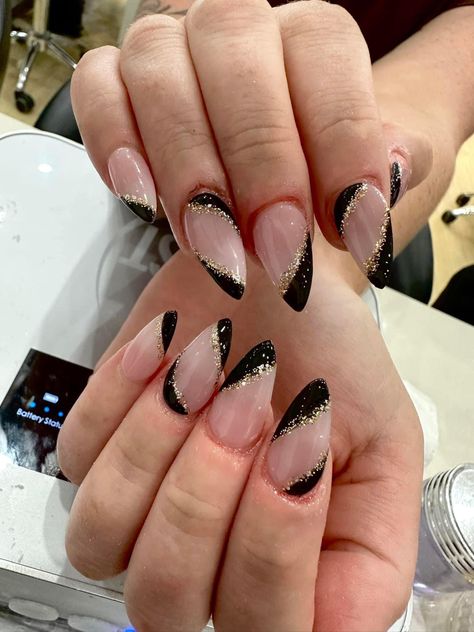 Black design nails Black Design Nails, Darkest Black Color, Black Tips, Special Nails, Cream Nails, Design Nails, Nail Extensions, Black And Cream, Black Colour