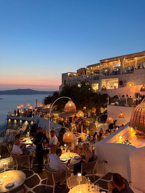 Santorini Romantic Dinner, Restaurants In Greece, Greece Nightlife, Greece Restaurant, Santorini Restaurants, Greek Cafe, Santorini Greece, Dream Travel Destinations, Beautiful Places To Travel