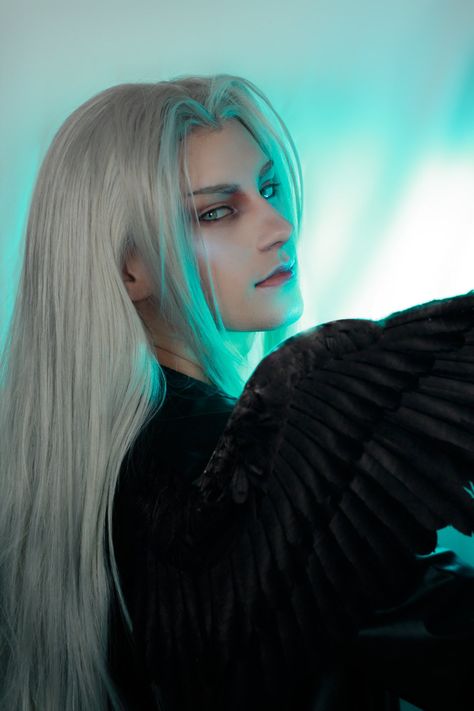 Sephiroth Cosplay, Final Fantasy Sephiroth, Tamamo No Mae, Long White Hair, Epic Cosplay, Final Fantasy Art, Amazing Cosplay, Trik Fotografi, Final Fantasy Vii