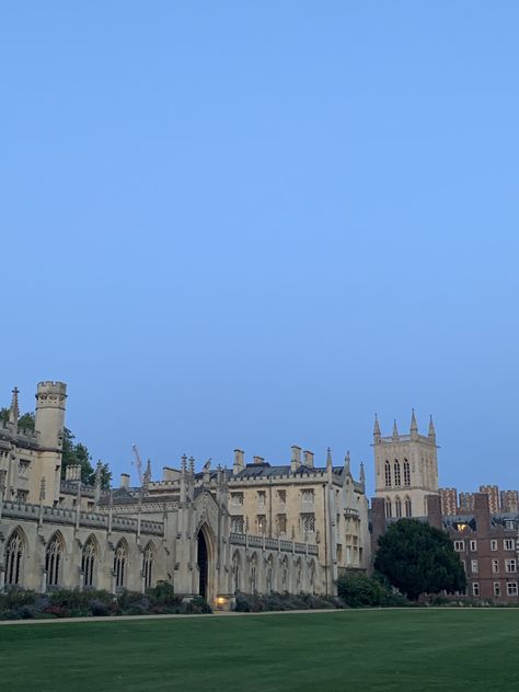 Cambridge University Aesthetic, Playlist Organization, Uni Aesthetic, University Inspiration, Summer Vacation Ideas, Dream University, Affirmations Confidence, St Johns College