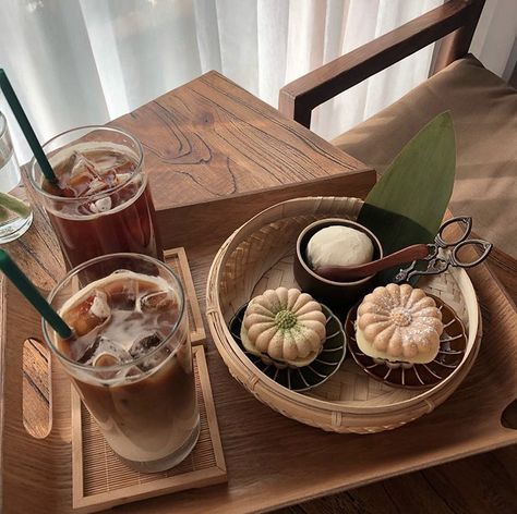 Aesthetic Korean Cafe, Cute Cafe Aesthetic Korean, Coffee Date Aesthetic Korean, Coffeeshop Aesthetic Korean, Japanese Coffee Shop, Korean Cafe Drinks Aesthetic, Coffee Shop Aesthetic, Cute Food Drawings, Japanese Dessert