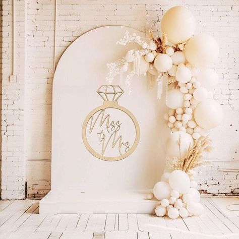 32 Fun Bridal Shower Party Ideas - LADY WEDDINGS Modern Boho Bridal Shower Ideas, From Miss To Mrs Bridal Shower Theme, Elegant Bachelorette Party Decor, Bridal Shower Sign Ideas, Bridal Shower Ideas Backdrop, Simple Elegant Bridal Shower Ideas, Miss To Mrs Shower Ideas, Bridal Shower Set Up, Bridal Shower Themes 2024