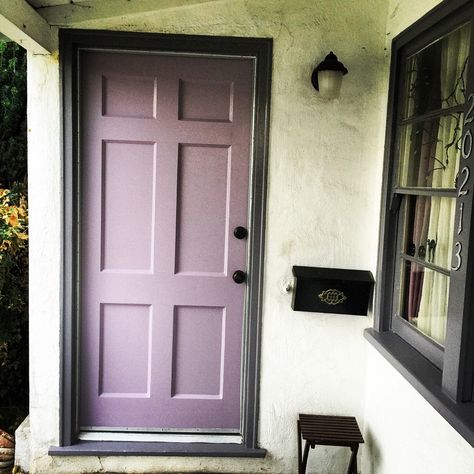 https://flic.kr/p/Aog4Fp | My purple front door Light Purple Front Door, Mauve Front Door, Diy Exterior House Painting Stucco, Lavender Front Door, Purple Front Door, Lemon Delight, Brick Ranch Houses, Purple Front Doors, Garage Stairs