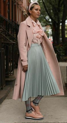 Tiered Tulle Skirt, Blair Eadie, Atlantic Pacific, Ootd Dress, Fashion Sites, Womens Casual Outfits, Sweater Sleeves, Simple Dresses, Hat Fashion