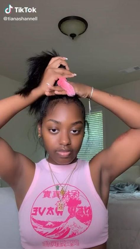 Cabello Afro Natural, Pressed Natural Hair, Silk Press Natural Hair, Natural Straight Hair, Natural Hair Bun Styles, Sleek Ponytail Hairstyles, Curly Hair Videos, Quick Natural Hair Styles, Edges Hair