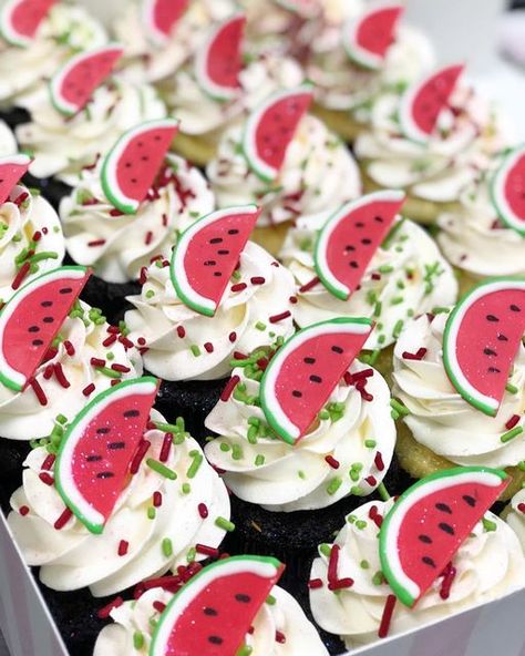 Watermelon Cupcakes, Watermelon Birthday Parties, Watermelon Party, Watermelon Birthday, First Birthday Party Themes, One In A Melon, Boy Birthday Cake, Instagram Summer, Around The Corner