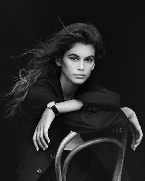 Kaia Gerber - Omega Photoshoot 2017 Professional Headshots Women, Headshots Women, Studio Photography Poses, Portrait Photography Women, Peter Lindbergh, Business Portrait, Model Poses Photography, Headshots Professional, Portrait Photography Poses