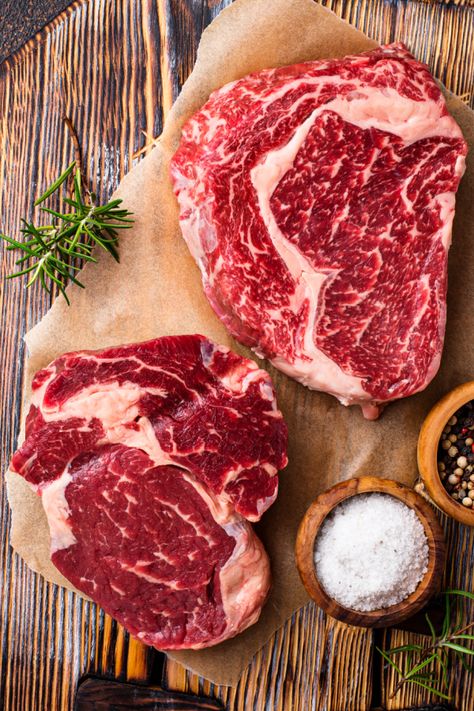 13 Tips for Safely Cooking, Storing, Handling Meat. How to handle meat & techniques for safe meal prepping with meat. Boneless Ribs, Inflammation Diet, Prime Beef, Meat Recipes For Dinner, Raw Meat, Rib Eye, Meat Snacks, Prime Rib Roast, Meat Dinners