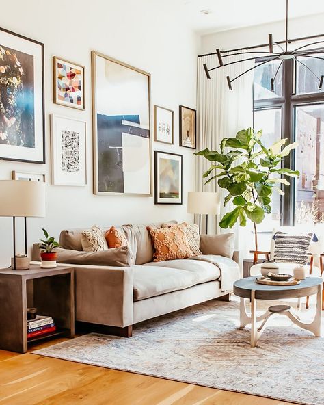 Throwing back to last year’s incredible @real_simple Home 2019 living room gallery wall extraordinaire! If you have blank walls and want a direct hit with visual interest and *minima*l work then hanging art frames up is even easier than paint!⁣ Above Couch Wall Decor Simple, Gallery Wall Couch, California Casual Living Room, Art Over Couch, Decor Above Couch, Wall Decor Above Couch, Family Room Wall Art, Above Couch Decor, Art Above Couch