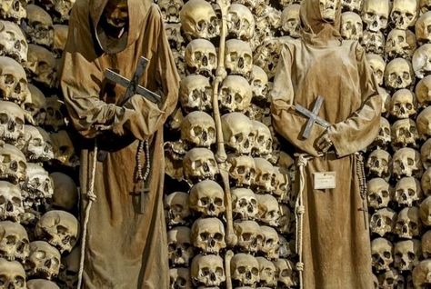 How to Visit the Capuchin Crypt in Rome - Through Eternity Tours Capuchin Crypt Rome, Capuchin Crypt, Rome Travel Guide, Day Trips From Rome, Pompeii And Herculaneum, Rome Tours, Visit Santa, Paris Tours, Venice Travel