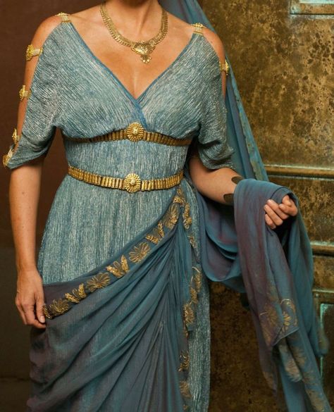 Ancient Greek Clothing, Roman Clothes, Roman Dress, Greek Dress, Roman Fashion, Greek Clothing, Greek Fashion, Fantasy Dress, Historical Dresses