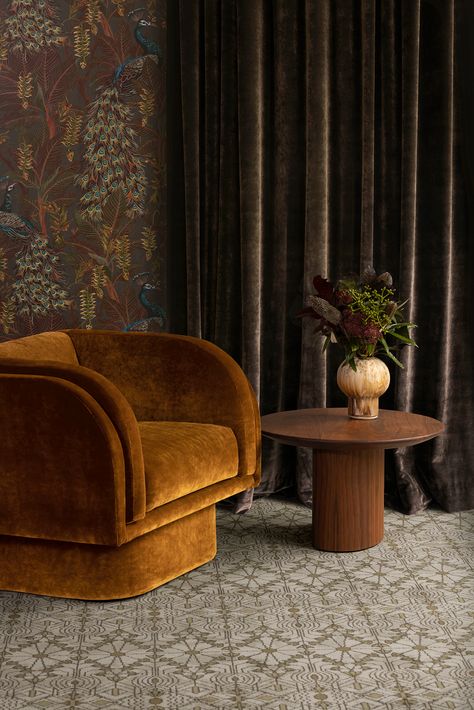 Moody Italian Interior, French Decorating Ideas, Italian Modernism, European Heritage, Velvet Furniture, Italian House, Luxury Interiors, Sleep And Loungewear, Beautiful Bedding