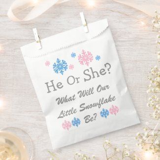 He or she? What will our little snowflake be? Winter snowflake gender reveal #ad He Or She What Will Our Snowflake Be, Snowflake Gender Reveal, Gender Reveal Favors, Gender Reveal Announcement, Baby Shower Items, Shower Items, Christmas Baby Shower, Winter And Christmas, Snowflake Christmas