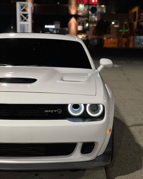 Aesthetic Wallpaper Car, Challenger Car, Challenger Dodge, Cars Jdm, Wallpaper Car, Dodge Challenger Hellcat, Cars Aesthetic, Challenger Srt Hellcat, Dodge Challenger Srt Hellcat