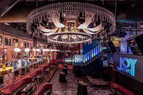 13 Best Chicago Nightclubs and Clubs For A Late-Night Evening Chicago Night Clubs, Chicago Night, Dance Clubs, Chicago At Night, Night Clubs, Dance Club, Best Club, Best Dance, Sports Bar