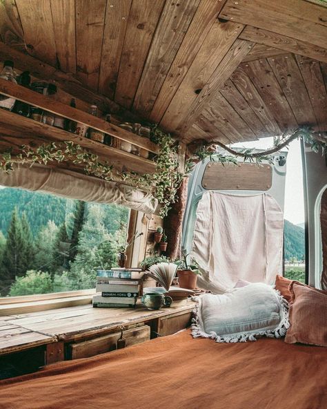 Camper Culture on Instagram: ““A good traveler has no fixed plans, and is not intent on arriving.” – Lao Tzu ⠀ ⠀ Follow: @camper_culture⠀ ⠀⠀ 📸: @parkingonthewildside⠀…” Van Life Aesthetic, Bus Living, Bus House, Van Life Diy, Bus Life, Van Home, Camper Renovation, Van Living, Van Interior