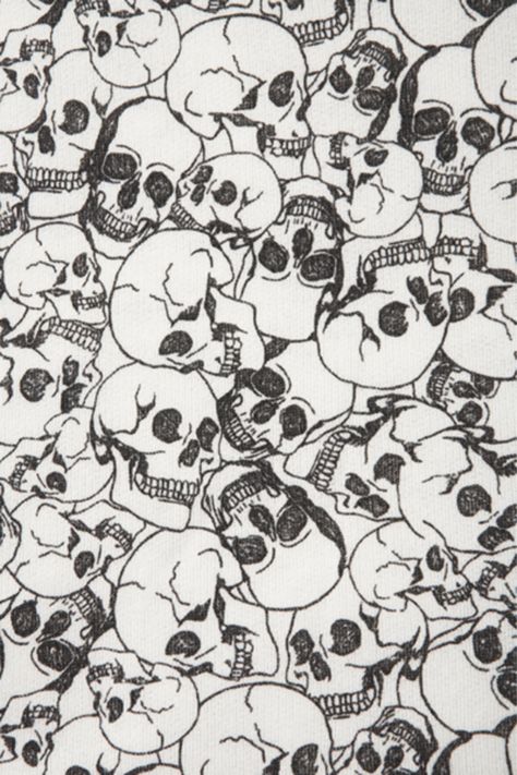 skull print Skulls And Bones, Doodle Borders, Whatsapp Wallpaper, Theme Halloween, Skull And Bones, Memento Mori, Black & White, Skull Art, Textile Patterns