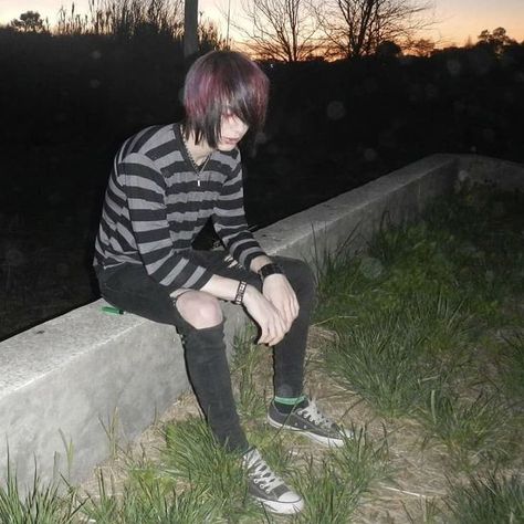 Emo Guy Outfits, Emo Scene Outfits, Emo Culture, Emo People, Emo 2000s, Emo Scene Hair, Scene Boys, 2000s Emo, Scene Outfits