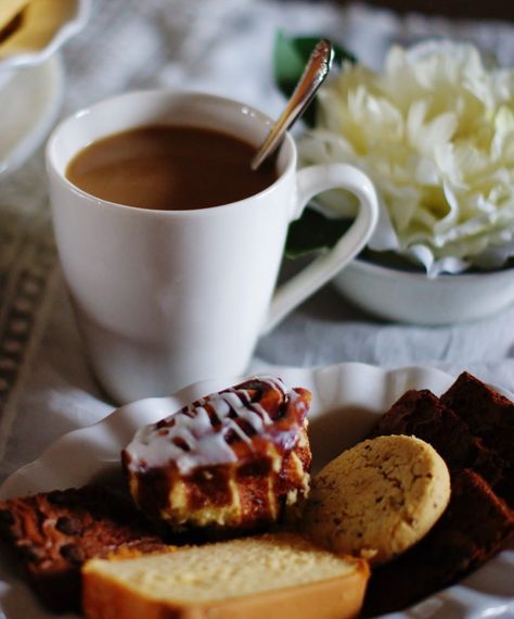 Host a Coffee Get-Together - a southern discourse How To Host A Coffee Party, Coffee Hour Ideas, Coffee Bar Party, Southern Discourse, Fresh Apple Cake, Monday Coffee, Coffee Meeting, Be Friendly, Coffee Party