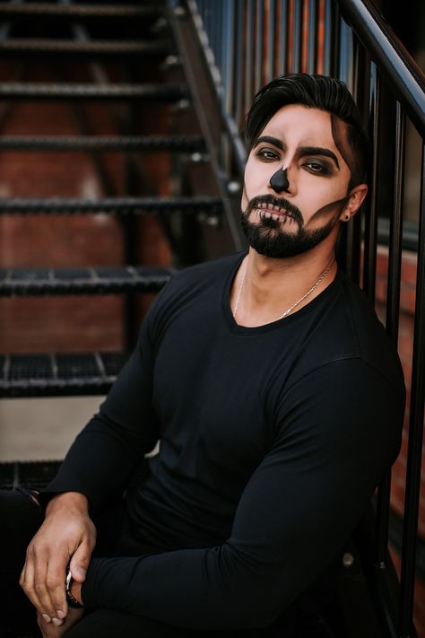 Easy Skeleton Makeup Men, Skull Makeup Men With Beard, Simple Halloween Makeup Men, Easy Skull Makeup Men, Skull Halloween Makeup For Men With Beard, Skeleton Makeup Men Beard, Skull Makeup Glam, Men Skeleton Makeup, Skull Makeup With Beard