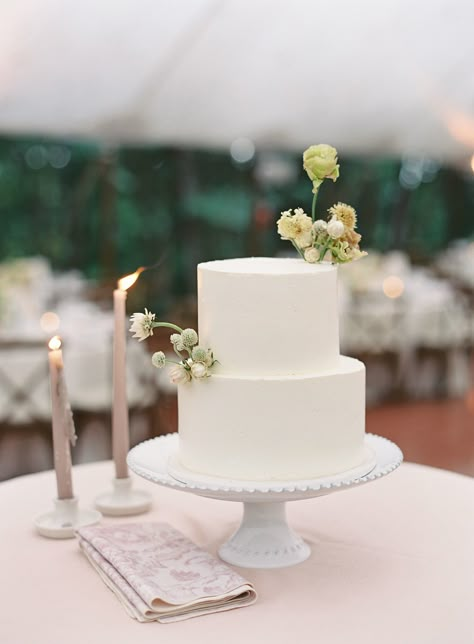 Minimalist Small Single Tier Wedding Cake, Small Wedding Cake Display, Two Tier Wedding Cake With Flowers, Plain White Wedding Cake, Simple Two Tier Wedding Cake, Plain Wedding Cake, Small Wedding Cake, 2025 Bride, Metallic Wedding Cakes