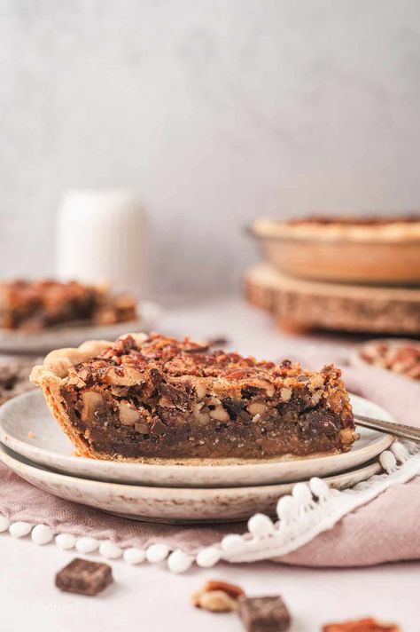 Bourbon Chocolate Pecan Pie - Easy Chocolate Pecan Pie with Bourbon! Pecan Pie With Bourbon, Crumbles Recipes, Bourbon Chocolate Pecan Pie, Raspberry Shortbread Bars, German Chocolate Pecan Pie, Christmas Confections, Bourbon Chocolate, Bourbon Pecan Pie, Pecan Pie Easy