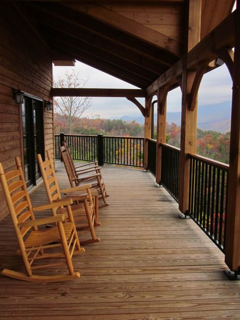 Gatlinburg Cabin Tennessee Log Cabins, Gatlinburg Tennessee Cabin Aesthetic, Tennessee Mountain Home, Smokey Mountains Tennessee Aesthetic, Tennessee Cabin Aesthetic, Gatlinburg Tennessee Aesthetic, Dollywood Vacation, Cabin In Mountains, Smokey Mountain Cabins