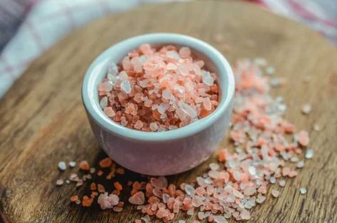 Types Of Salt, Protection Rituals, Salt Cleanse, Himalaya Salt, House Cleansing, Salt Ponds, Coconut Benefits, Himalayan Salt Crystals, Homemade Scrub