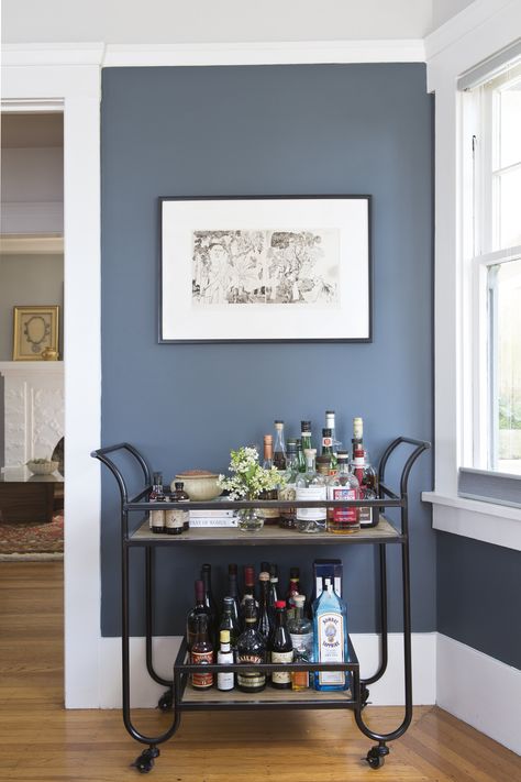 Blue Dining Room Walls, Rustic Farmhouse Dining Room, Dining Room Wall Color, Dining Room Paint Colors, Farmhouse Dining Room Table, Room Wall Colors, Dining Room Paint, Dining Room Blue, Dining Room Remodel