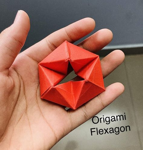 Never Ending Origami Flexagon : 4 Steps - Instructables Origami Folding Techniques, Flexagon Origami, Origami With Rectangle Paper, Origami Flexagon, Hard Origami, Origami Fidget, Origami Toys, Origami Step By Step, Folding Origami