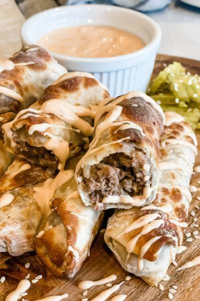 Weight Watchers Super Bowl Recipes, Big Mac Egg Rolls, Pound Dropper, Super Bowl Recipes, Bacon Wrapped Chicken Tenders, Chili Mac And Cheese, New Year's Eve Appetizers, Superbowl Appetizers, Easy Taco