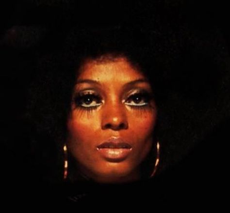 Surrender album cover (outtake) 1971 70’s Makeup, Look Disco, 60s Makeup, Lady Sings The Blues, 70s Makeup, Tamla Motown, Retro Makeup, Billie Holiday, Make Up Inspo