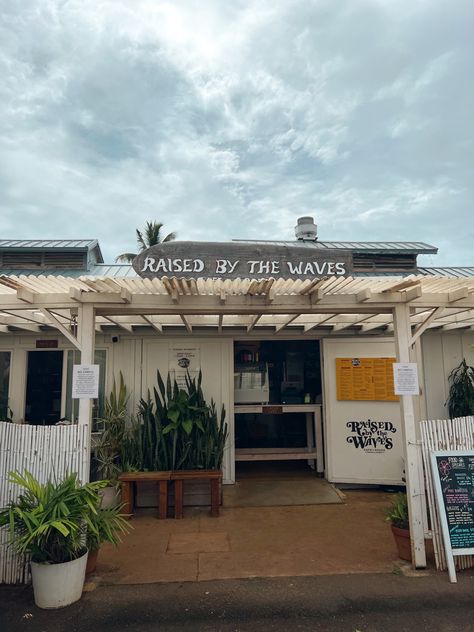 #coffeeshop #hawaii #northshore #oahu Hawaii Coffee Shop, Beach Cafe Aesthetic, Beach Shack Aesthetic, Oahu Hawaii Aesthetic, Hawaii Cafe, Surf Shop Aesthetic, Beach Coffee Shop, Chicken Joe, Surf Cafe