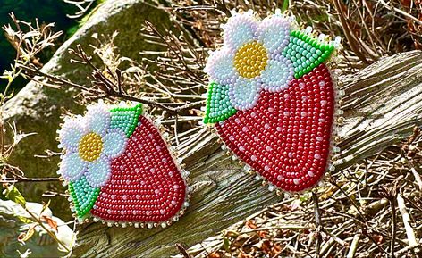 Strawberry, beaded earrings, native, indigenous Strawberry Earrings Beaded, Strawberry Beading Pattern, Beaded Strawberry Pattern, Native Floral Designs, Strawberry Beadwork, Strawberry Beaded Earrings, Beaded Strawberry Earrings, Métis Beading, Beaded Berries