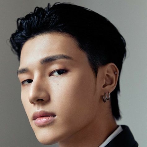 Korean Men Eyebrow, Male Makeup Looks Natural, Asian Men Makeup, Mens Makeup Natural, Male Eyebrows, Male Nose, Mens Makeup, Top Hairstyles For Men, Asian Male Model