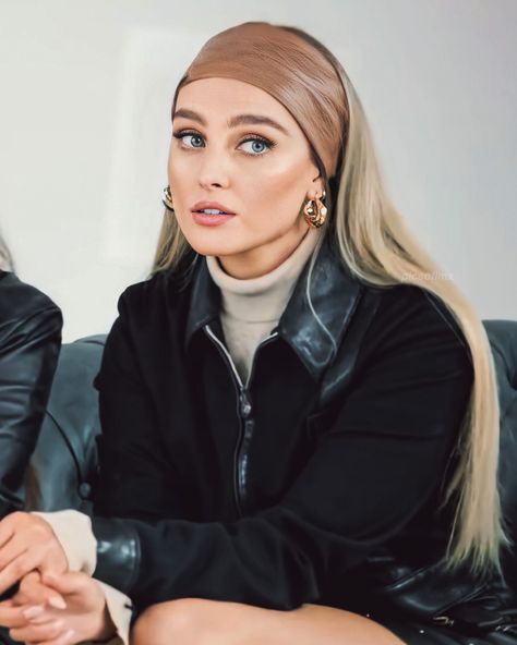 Petrie Edwards, Perrie Edwards Style, Little Mix Outfits, Litte Mix, Perrie Edwards, Edward Styles, Little Mix, Girl Bands, These Girls