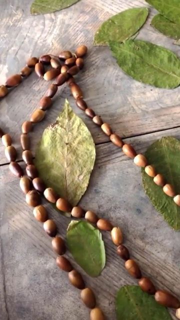 Nut Garland, Acorn Garland Diy, Forest Goblincore, Acorn Garland, How To Make Garland, Acorn Crafts, House Guests, Pro Tip, Wood Bead Garland