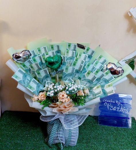 Money Bouquet with green theme. Visit our Instagram @V3artwork Bouquet Green, Money Bouquet, Green Theme, Beautiful Bouquet Of Flowers, Bouquet Of Flowers, Beautiful Bouquet, Buckets, Hanukkah Wreath, Flowers Bouquet