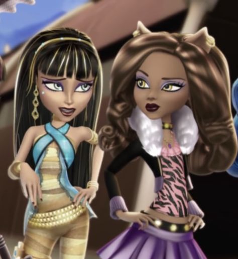 Iconic Brunette Duos, Movie Duos, Disney Duos, Iconic Halloween Costumes, Halloween Duos, Famous Duos, Duo Costumes, Arte Monster High, Monster High Pictures