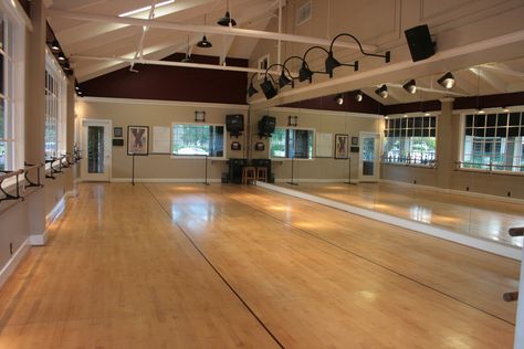 dance studio - Google Search Dance Nation, Dance Studio Design, Home Basketball Court, Gallery Restaurant, Connecting With People, Dance Studios, Indoor Basketball Court, Ballet Studio, Dance Rooms