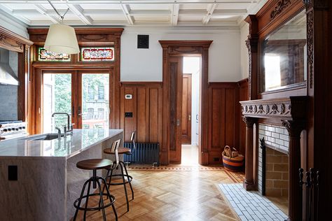 Brownstone Kitchen, Brownstone Interiors, New York Brownstone, New York Townhouse, Townhouse Garden, Brooklyn Brownstone, Historic Homes, Kitchen Flooring, Kitchen Inspirations