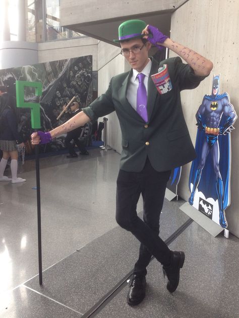 The Riddler cosplay Riddler Halloween, Gotham Riddler, Riddler Cosplay, Gotham Fanart, Riddler Costume, Pretty Cosplay, Gotham Rogues, Gotham Show, Batman Costume Diy