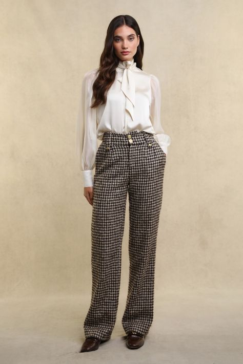 Holland Cooper | High Waisted Coffee Houndstooth Straight Trouser | Autumn • Winter Fashion Brown Houndstooth Pants Outfit, Houndstooth Pants Outfit, Tweed Clothing, Dress Pants Outfits, Tweed Outfit, Holland Cooper, Houndstooth Pants, Houndstooth Dress, Straight Trousers