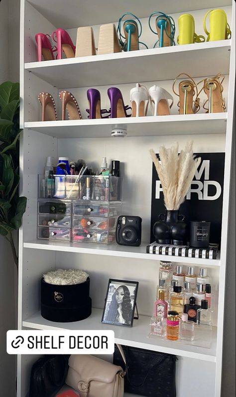 Locker In Apartment, Shelf Decor Closet, Bookshelf Makeup Organization, Glam Room Inspiration, Fashion Designer Bedroom, Room Rugs Ideas Bedrooms, Fashion Room Ideas, Beauty Room Aesthetic, Get Ready Room Ideas