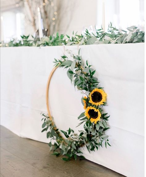 Sunflower Wedding Ideas, Sunflower Wedding Decorations, Sunflower Party, Sunflower Themed Wedding, Sunflower Bridal Shower, Wedding Hoop, Sunflower Bouquets, Future Wedding Plans, Sunflower Decor